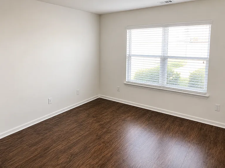 8 Milsbury Ln — Photo 7