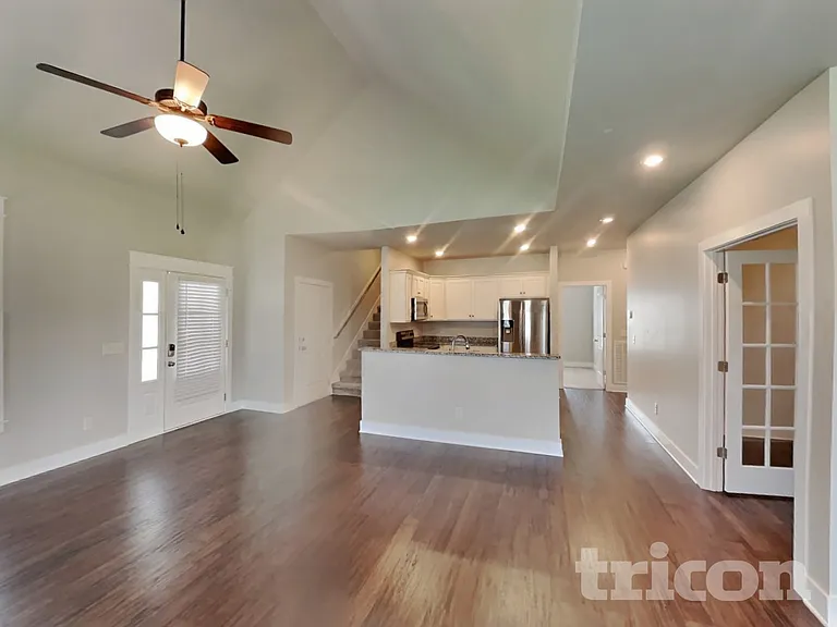 1084 Harper Dean Way — Photo 2