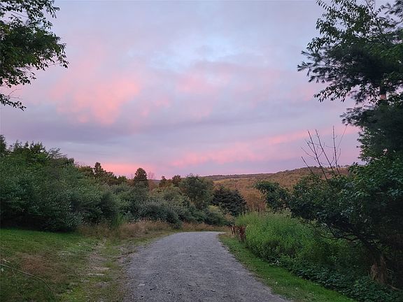 4th image of 245 Powderhouse Rd