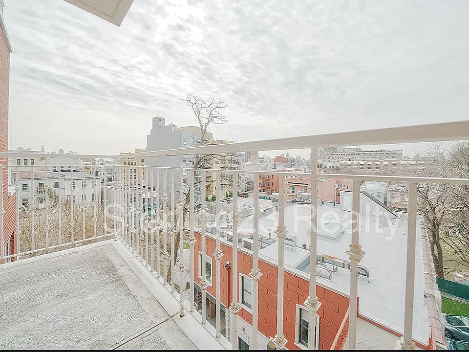 1st image of 25-50 Crescent St #9
