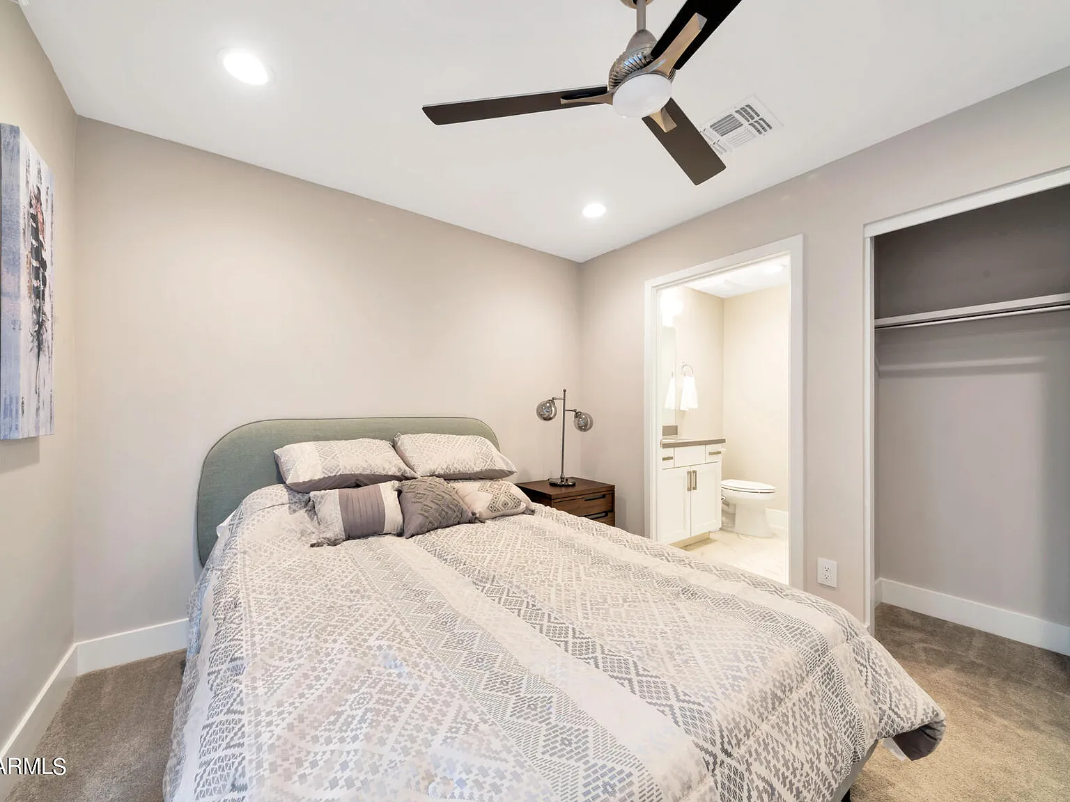 3 bed, 3.5 bath, 1900 sqft, $3,750 — Photo 4