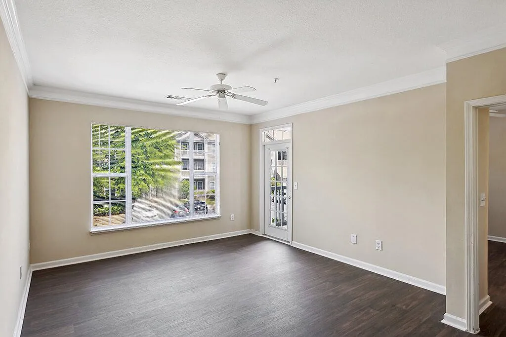 Lakeside Vista Apartments — Photo 3