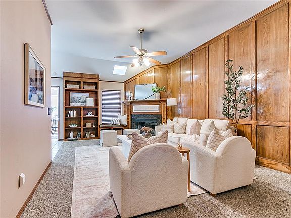 3rd image of 18312 Chestnut Oak Dr