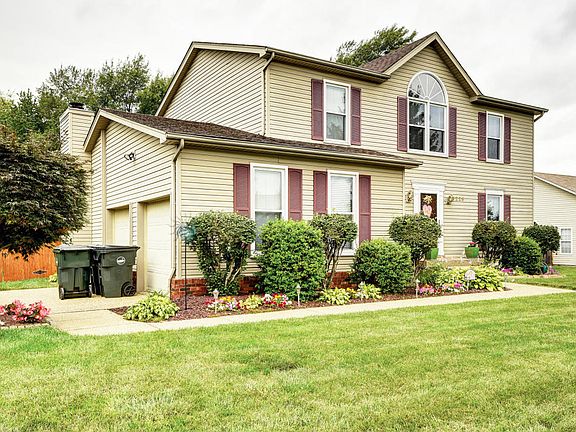 2nd image of 3229 Villanova Dr