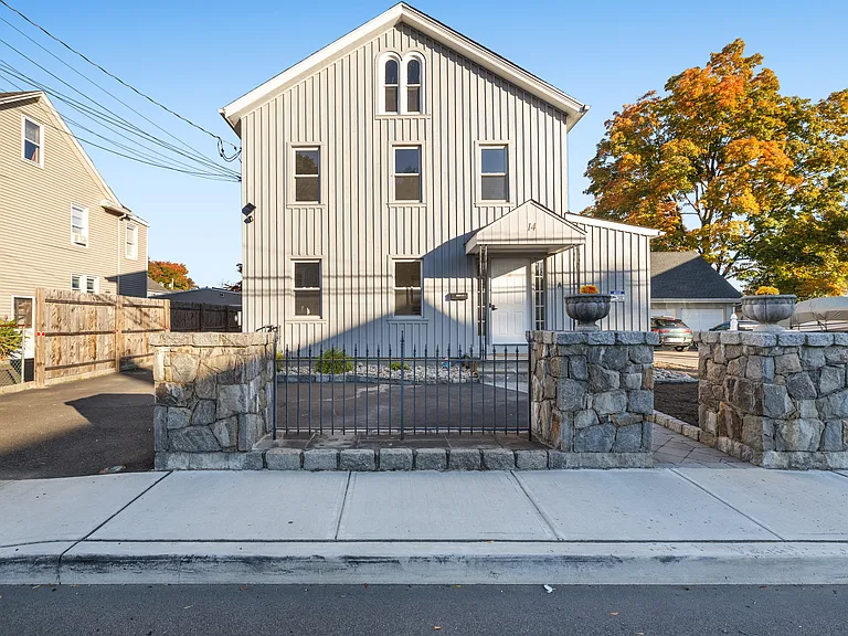 14 Plymouth Ave #A — Photo 2