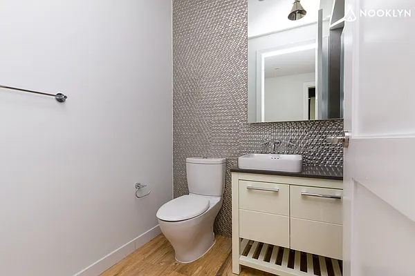 Rented by Nooklyn NYC LLC | media 125