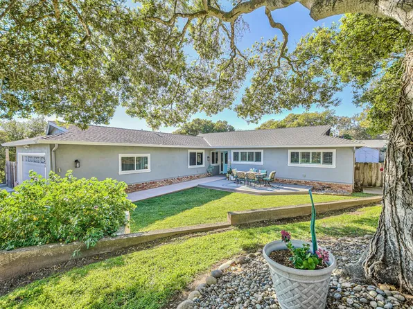 15095 Oak Hills Dr, Salinas, CA 93907
