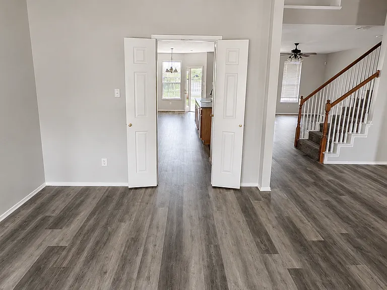 6302 Autumnwood Dr — Photo 3