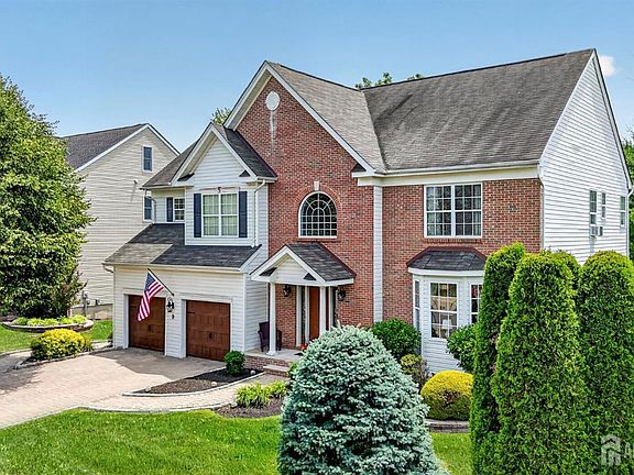 2nd image of 9 Summerfield Dr