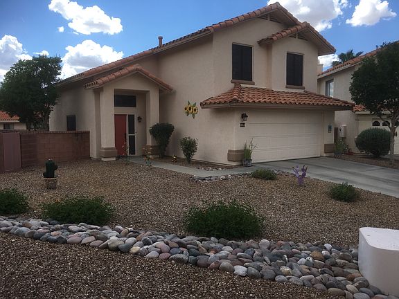 3rd image of 883 W Port Royal Pl