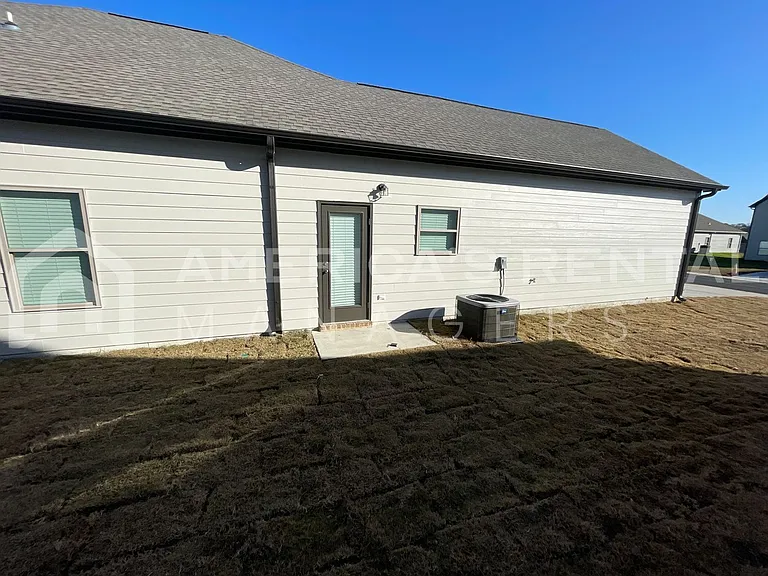 84 Victor Dr — Photo 28
