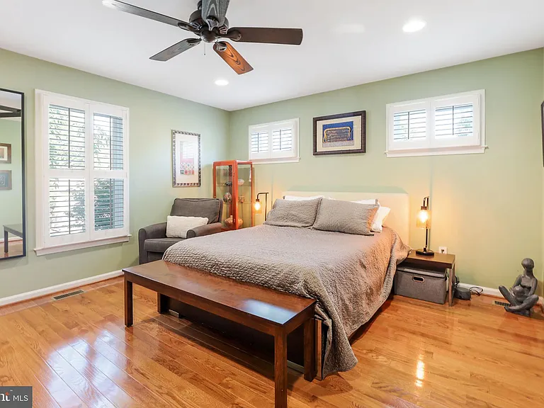 8011 Jackson Rd — Photo 31
