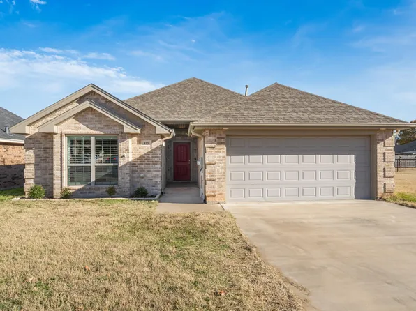 813 Corbin Dr, Burkburnett, TX 76354