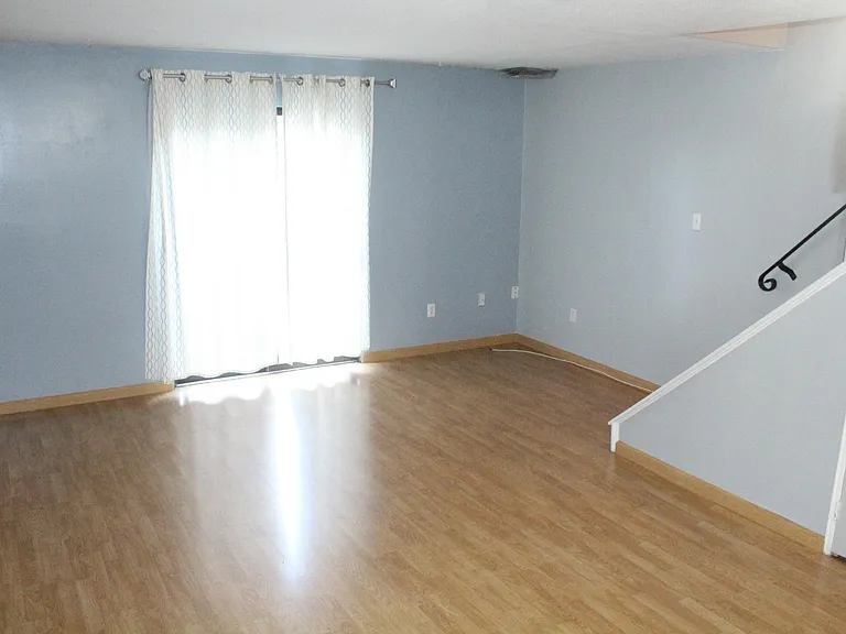 10 Village Brook Ln — Photo 14