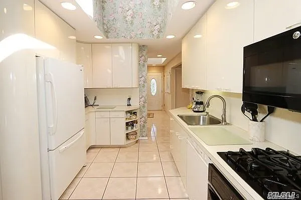 46 Marian Ln — Photo 12