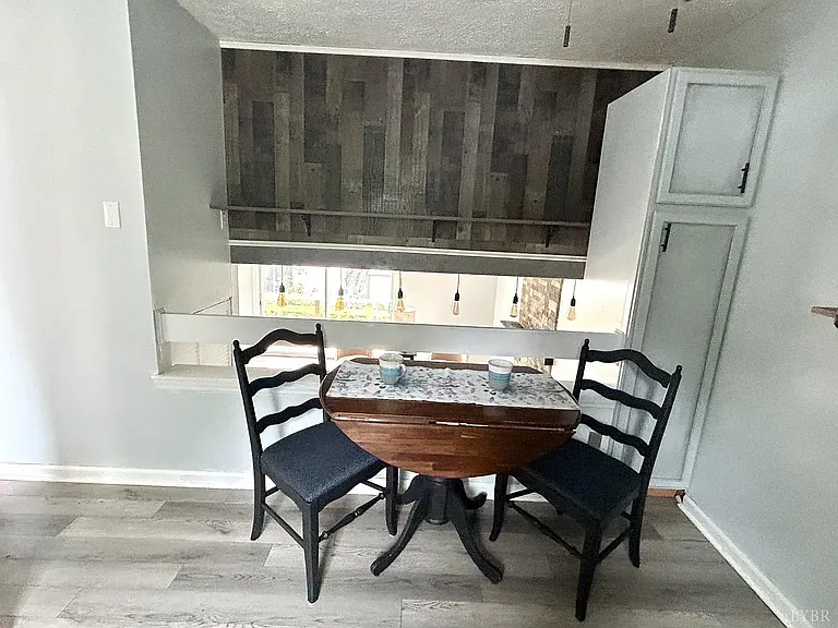 1421 Ashbourne Dr — Photo 11