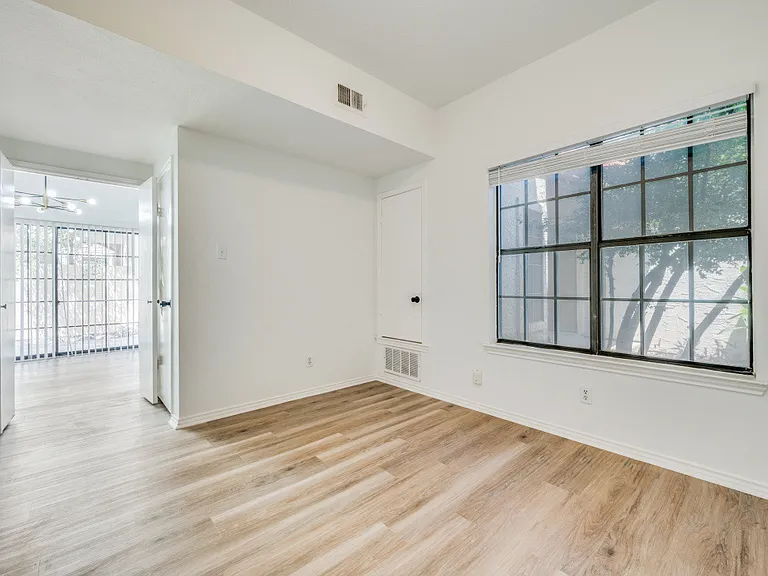 607 Mission Cir — Photo 5