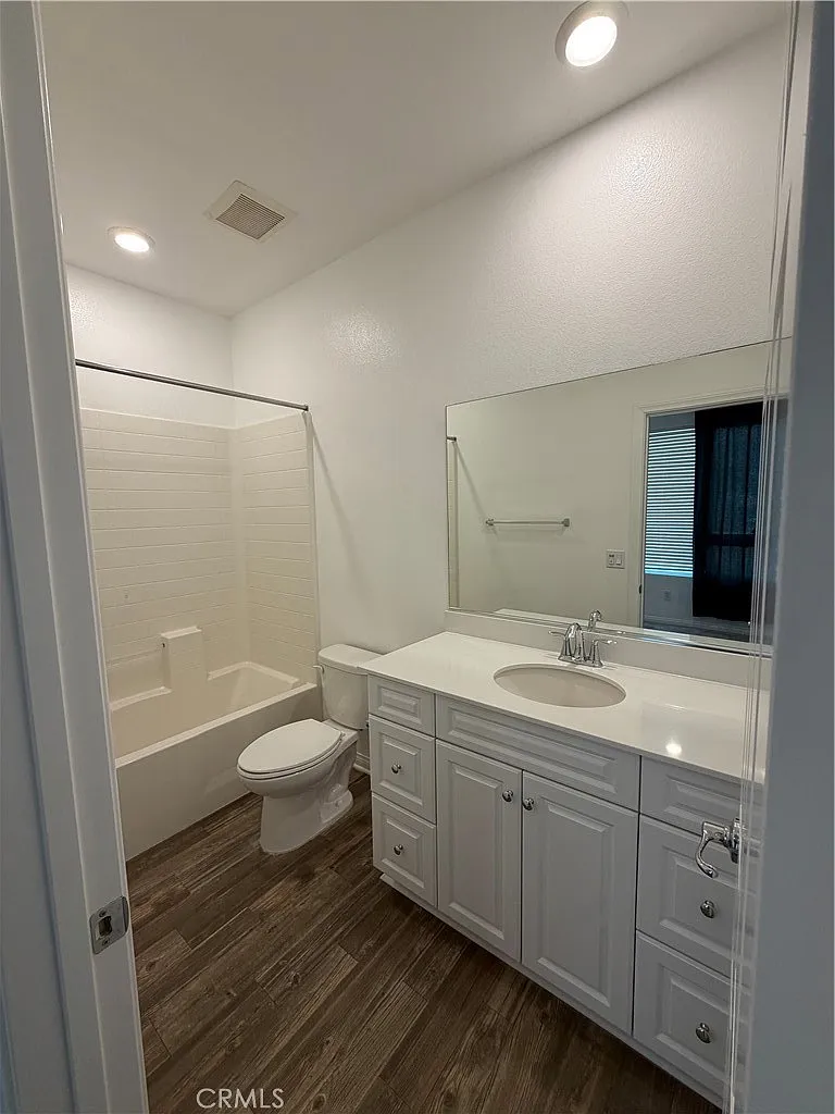 3 bed, 1845 sqft, $4,500 — Photo 4