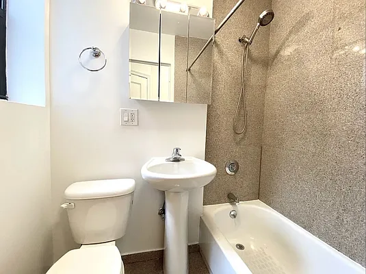 Rented by Bond New York | media 7