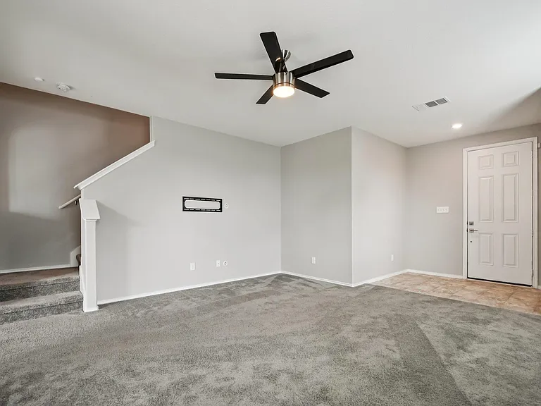 19219 Zachary Taylor St — Photo 6