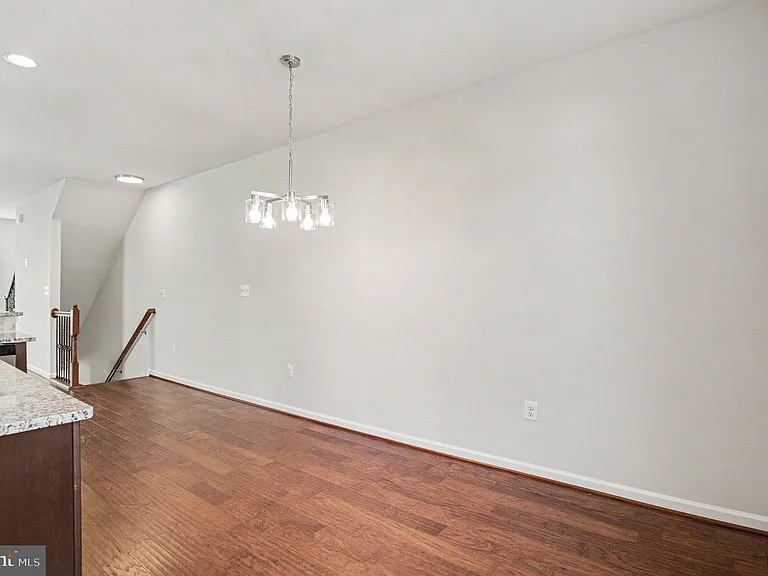 1643 Dorothy Ln — Photo 6