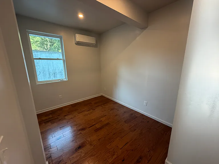 Karen Pl — Photo 6