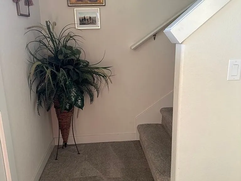 692 W Willitts St — Photo 19