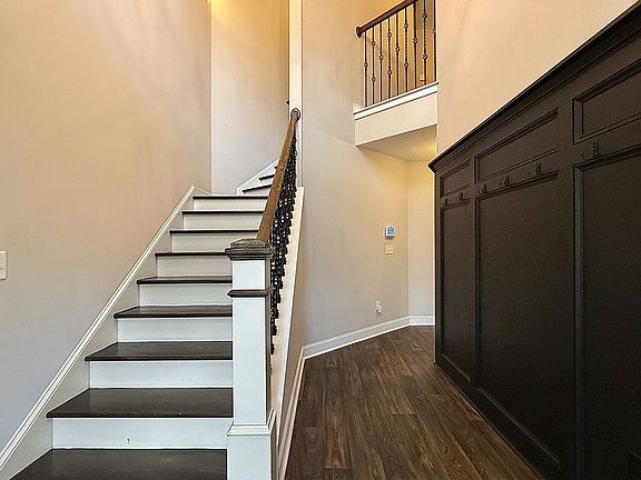 3rd image of 309 Nashview Trl