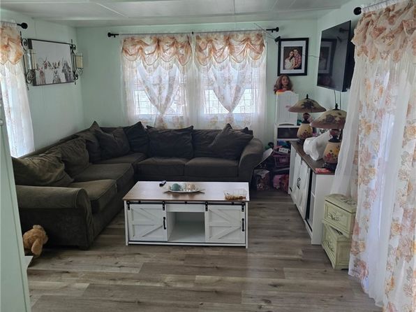 402 E Foothill Blvd, Pomona, CA 91767