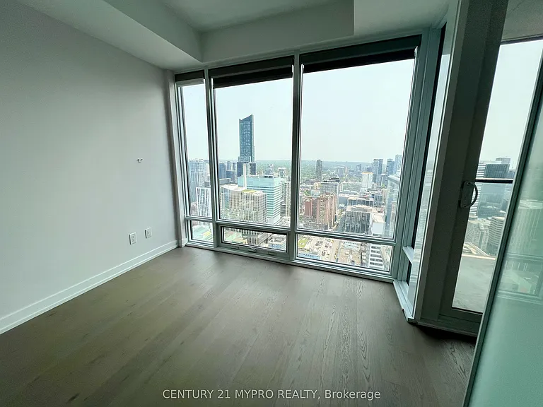 488 University Ave #4003 — Photo 12