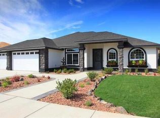 797 Meadows Dr S, Richland, WA 99352