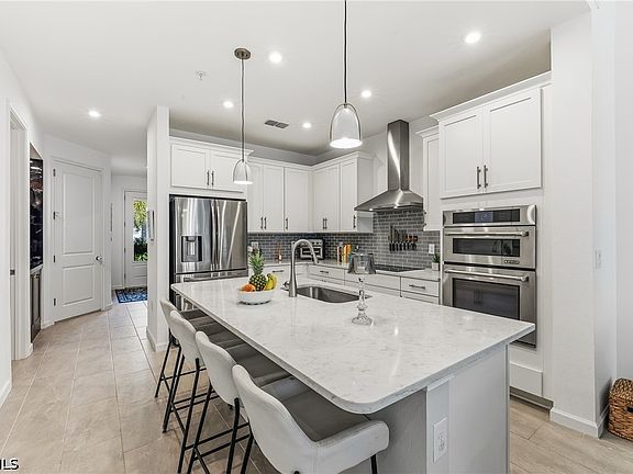 2nd image of 4704 Arboretum Cir #102