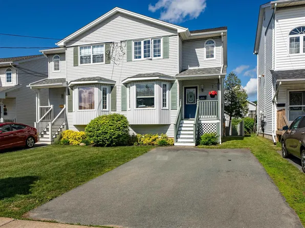 255 Caledonia Rd, Dartmouth, NS B2X 1L5