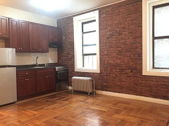 2nd image of 2111 Beekman Pl APT 1D