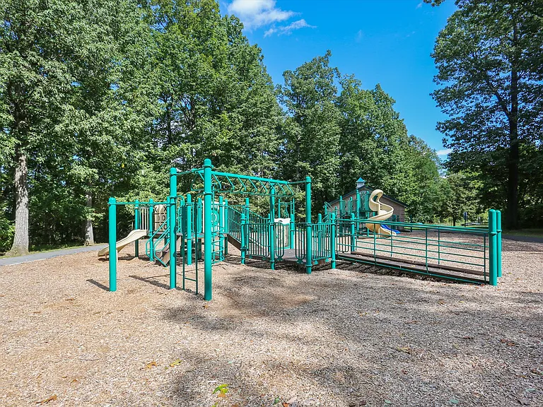 13404 Fountain Club Dr — Photo 32