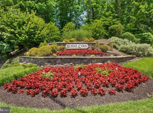 5904 Cove Landing Rd APT 203, Burke, VA 22015