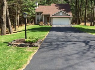31 Pinehollow Dr, Ballston Spa, NY 12020