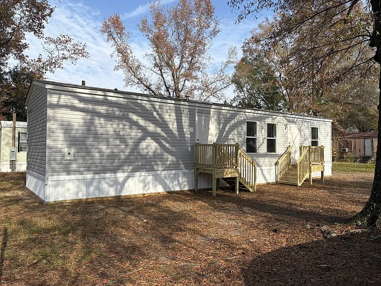 903 Salters St — Photo 2