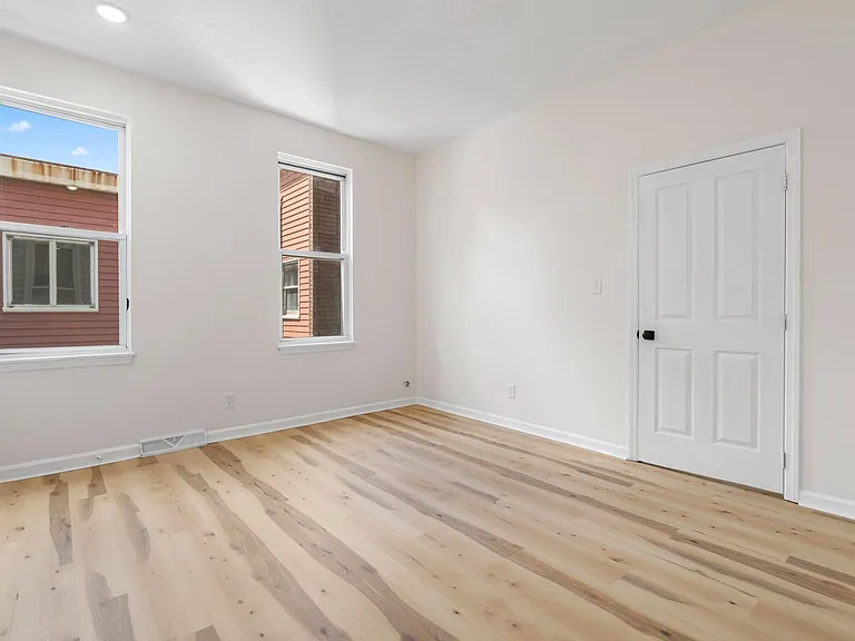 2116 Perrysville Ave — Photo 13