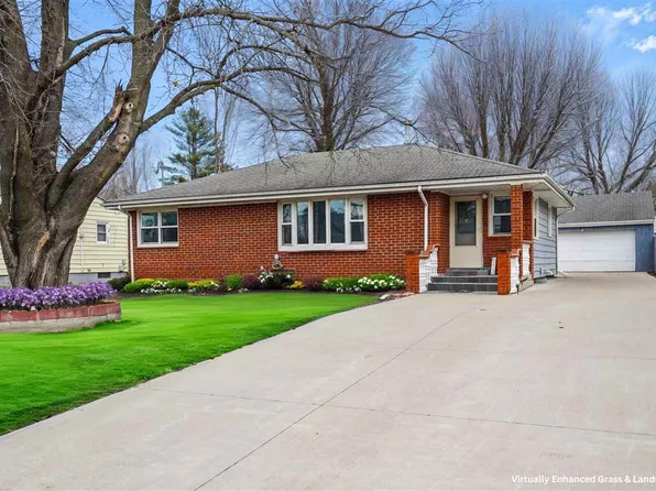 513 10th Ave, Coralville, IA 52241