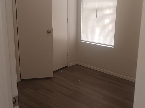 4th image of 605 Race St APT D