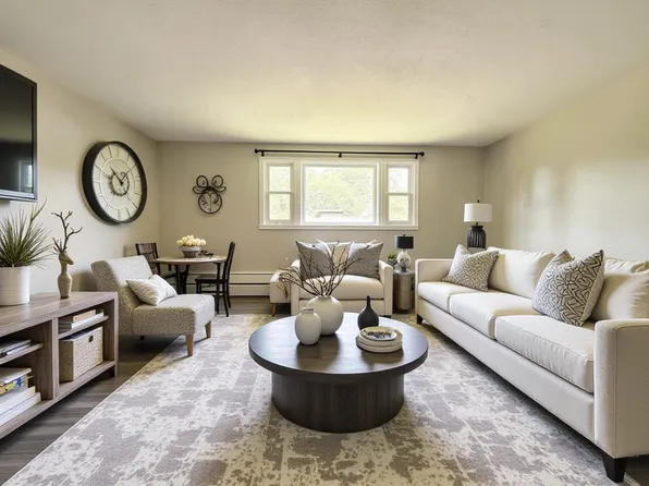 7 Meisner Cir APT 42, Salem, NH 03079