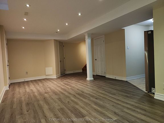 5th image of 140 Roxbury St #Basement