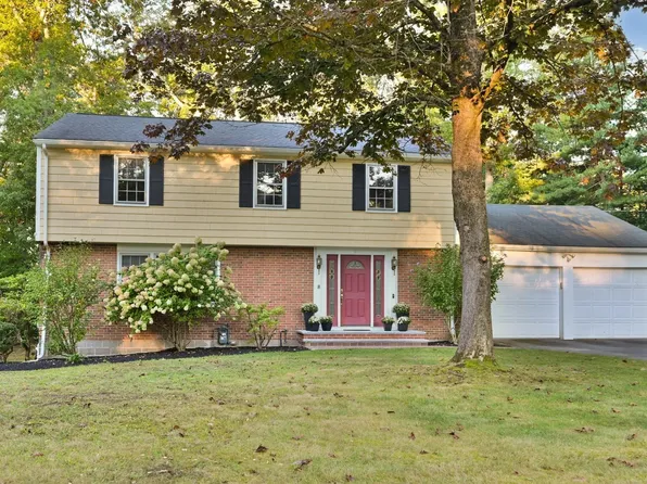15 Sheridan Rd, Andover, MA 01810