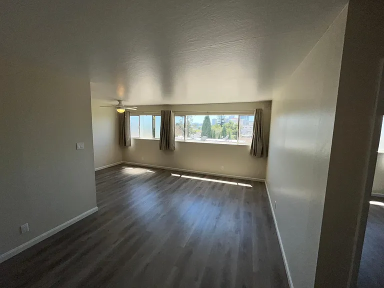 438 Vernon St #302 — Photo 4