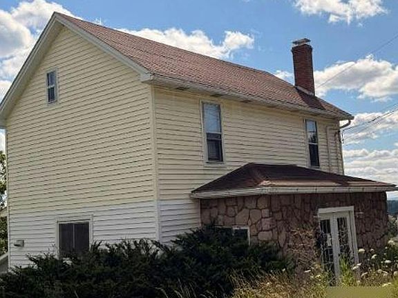2nd image of 600 Devlin St