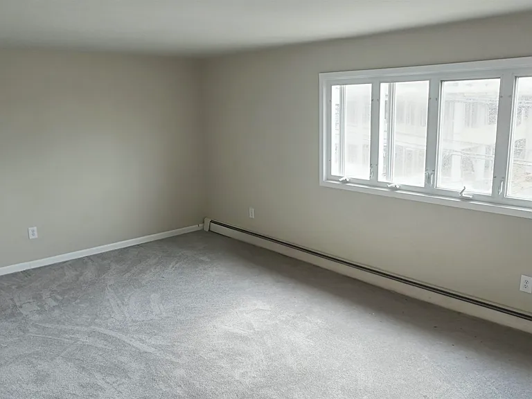 20 Oak St #2 — Photo 3