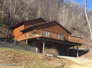 811 N 2nd St, Brownsville, MN 55919