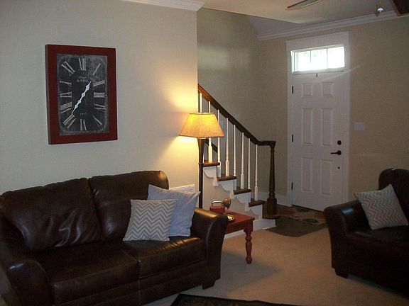 5th image of 20 Walthall Pl