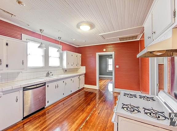 5th image of 248 Cenac St